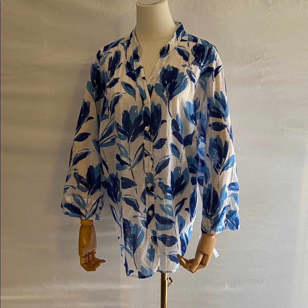 Alfred Dunner Blue Floral Blouse size 24W lightweight, cotton mandarin collar